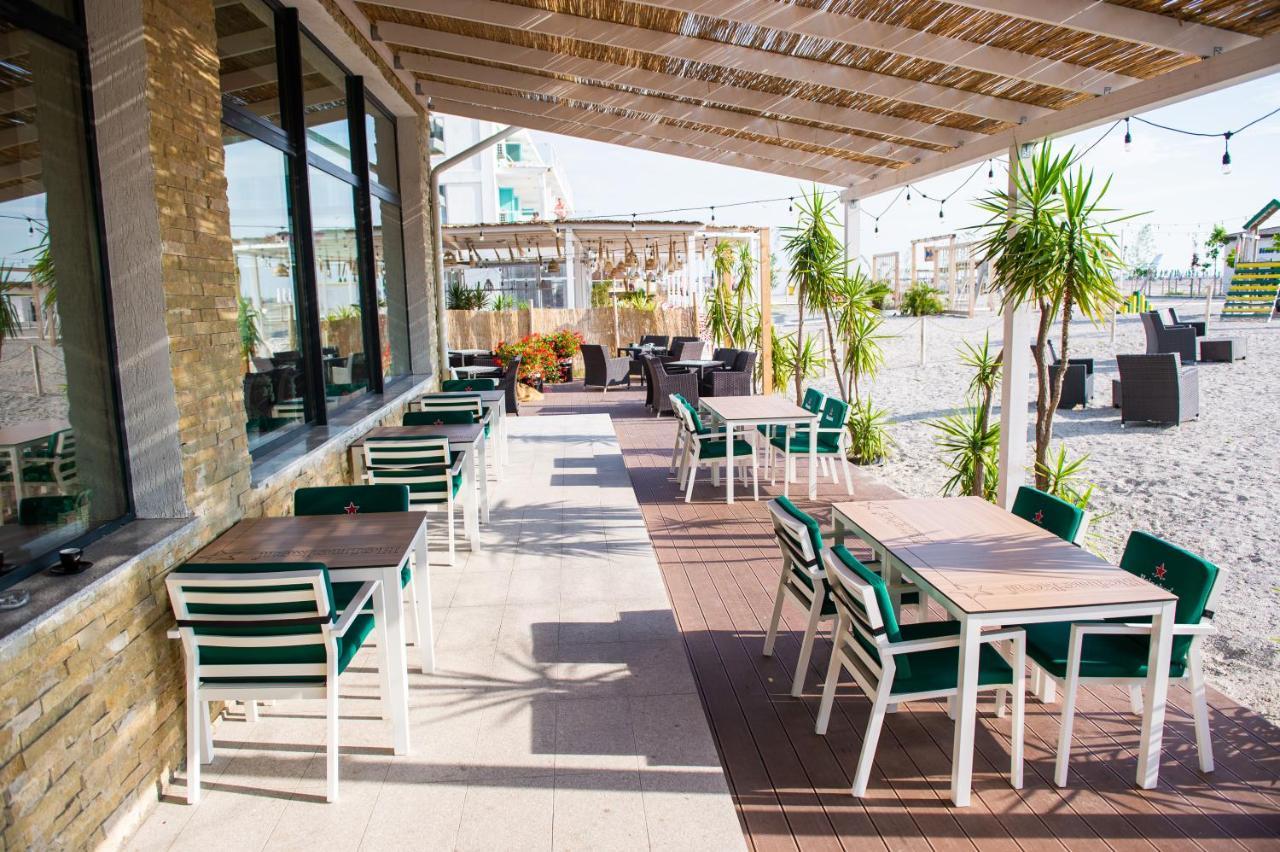 Hotel Prestige Mamaia Eksteriør billede